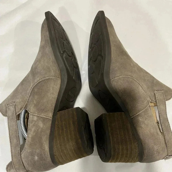 Born Mendocino Size 7.5 Distressed Suede Western Bootie Point Toe Cut Out Cowboy - Picture 6 of 8